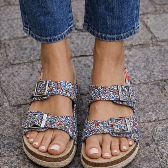 BOBS from Skechers Shoes - BOBS from Skechers Colorful dog lovers Buckle Sandals boho folk art 8